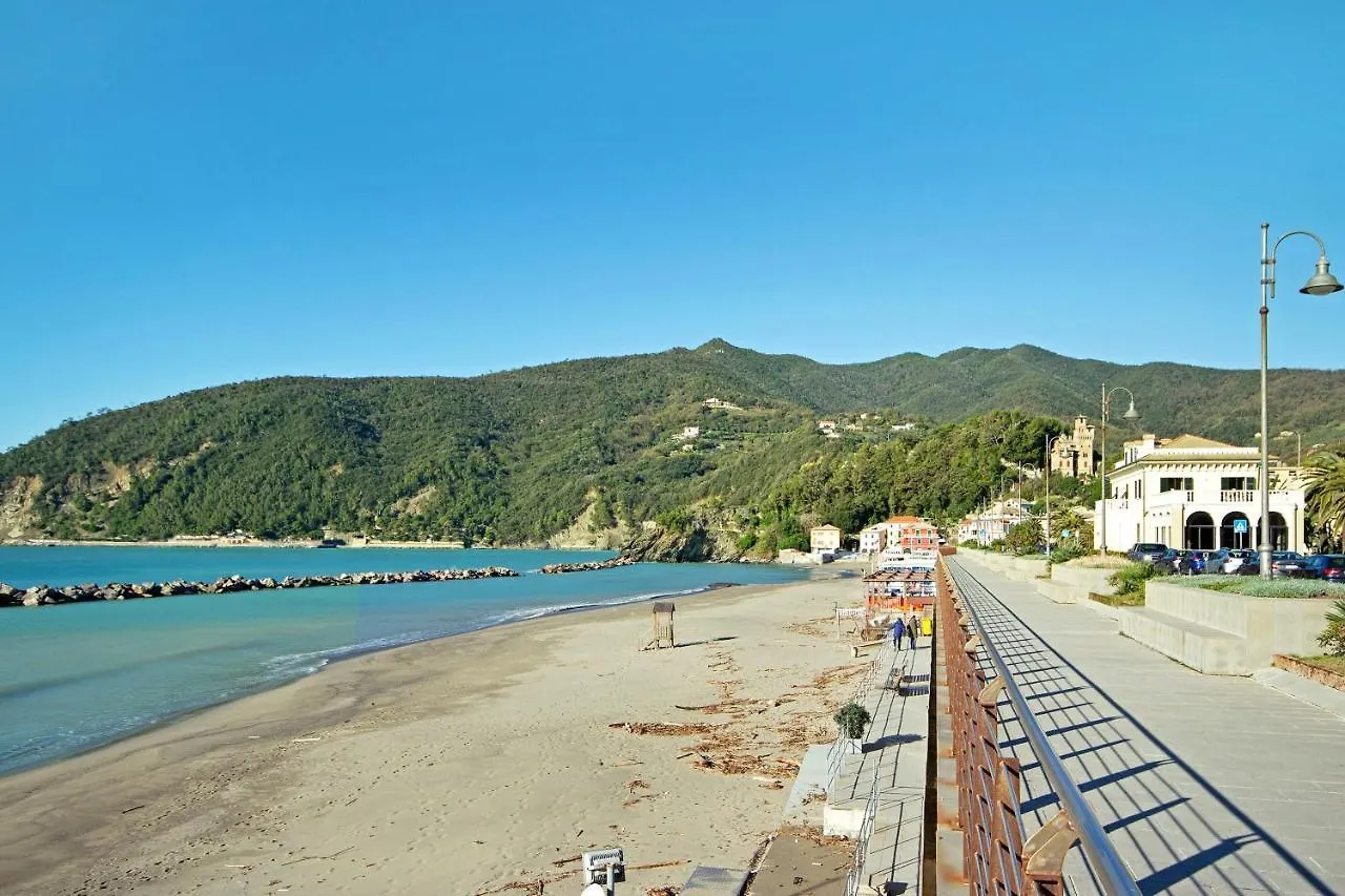 Del Sole Apartment Moneglia